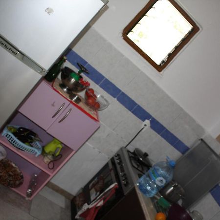 Guesthouse Benardo Sarande Exterior photo