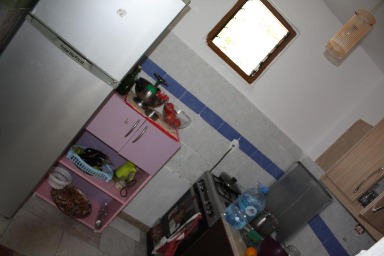 Guesthouse Benardo Sarande Exterior photo